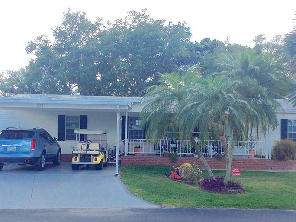 2nd image of 225 Bougainvillea Ln