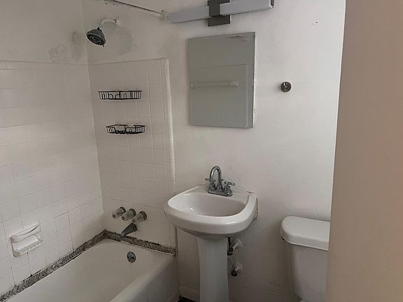 4th image of 530 NE 82nd Ter APT 1