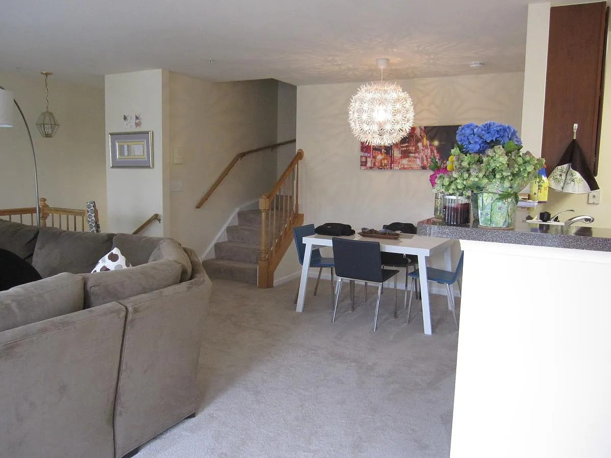 2 bed, 2.5 bath, 1350 sqft, $2,950 — Photo 3