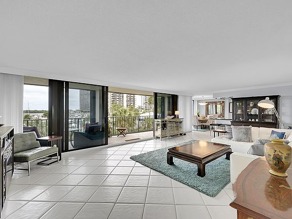 2nd image of 120 Lakeshore Drive #337
