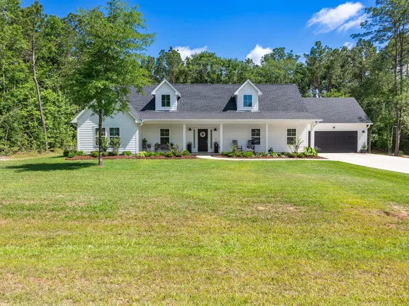 8729 Nathan Dr, Waller, TX 77484