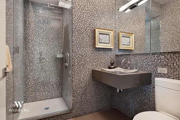 Sold by Warburg | media 22