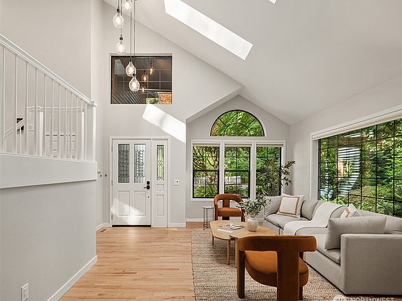 4th image of 8901 42nd Avenue NE