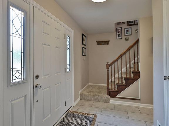 4th image of 2664 Falconbridge Dr
