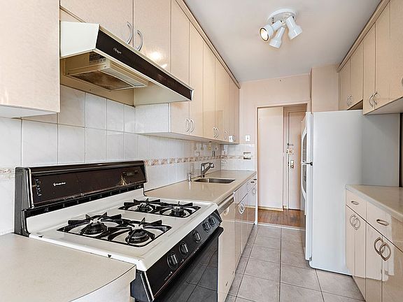 4th image of 448 Neptune Ave Unit 11S