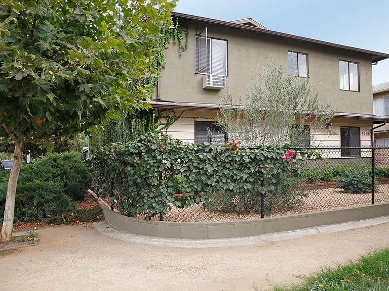 6256 Beck Ave #4 — Photo 2