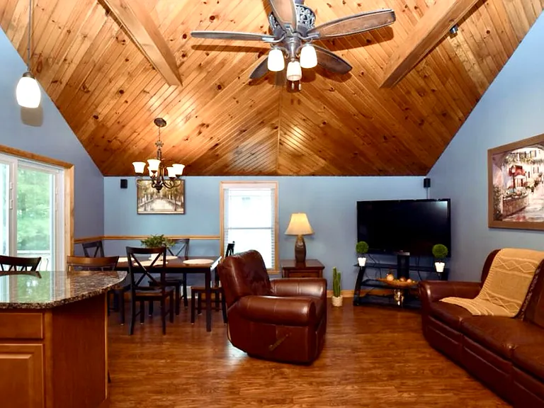127 Beekman St #2 — Photo 6