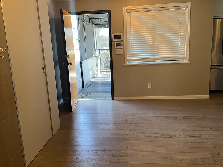 1635 Scott Ave — Photo 9
