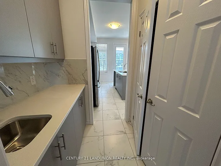 111 Mumbai Dr — Photo 23