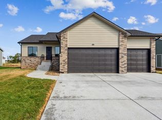 514 N Hidden Ln, Valley Center, KS 67147