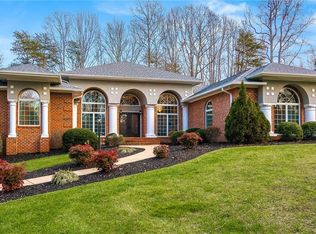 1802 Elk Run Ct, Oak Ridge, NC 27310