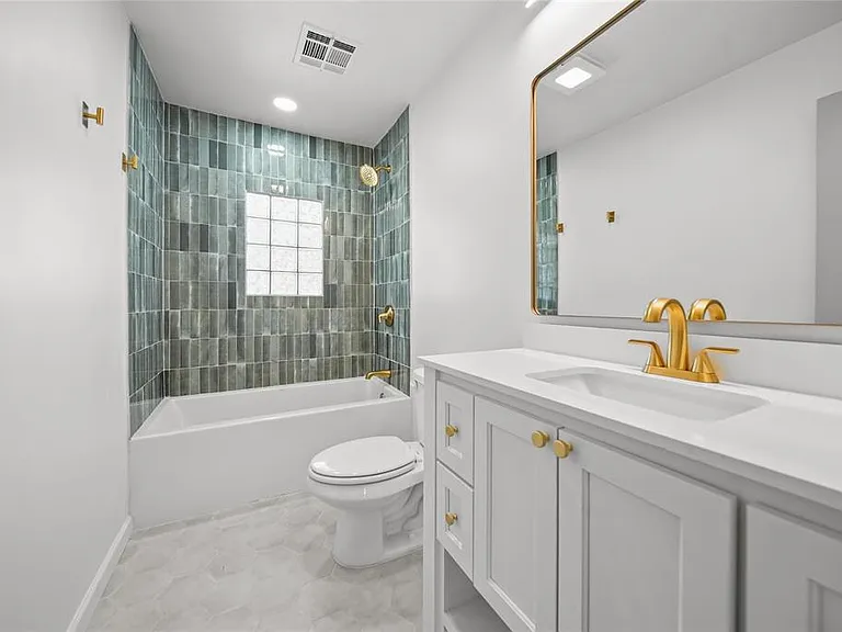 1034 W Boyd St — Photo 17