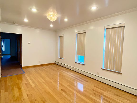 3rd image of 2335 E 14th St #2