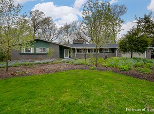 28W324 Indian Knoll Trl, West Chicago, IL 60185