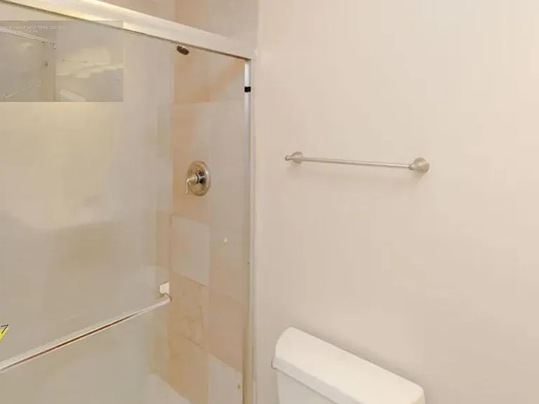Remodeled Wrigleyville Apts! — Photo 8