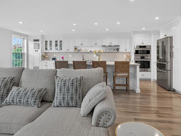54 Commonwealth Ave #5 — Photo 4