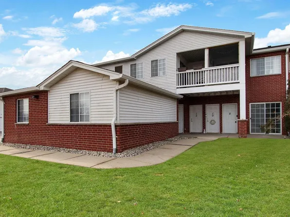 8400 Lexington PLACE #8, Pleasant Prairie, WI 53158