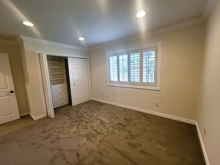1311 W Sandison St — Photo 19