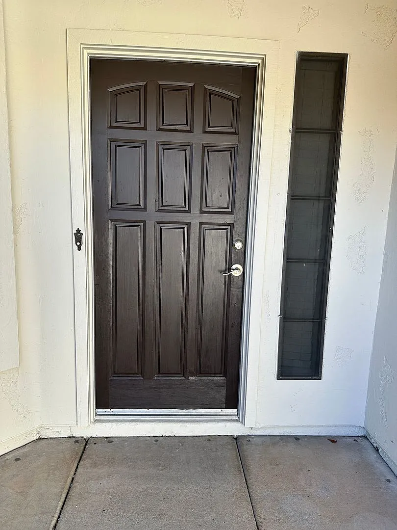 Dobson And Frye 3 Bed 2 Bath Beautifully Remodeled — Photo 3