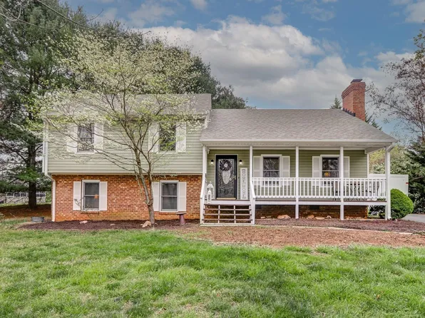 703 Kings Rd, Lynchburg, VA 24502