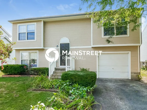 1574 Autumn Village Dr, Columbus, OH 43223