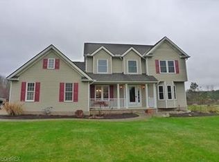 18300 Snyder Rd, Chagrin Falls, OH 44023