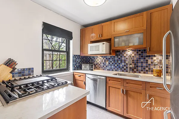 Sold by The Agency | media 28