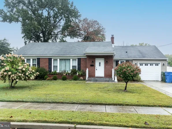325 Greenleigh Ct, Cherry Hill, NJ 08002