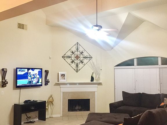 3rd image of 9012 Sungate Dr