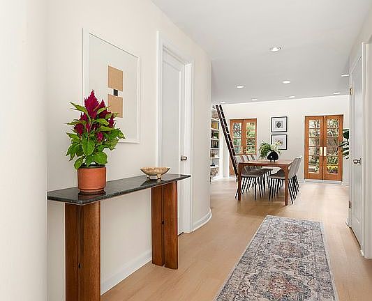 5th image of 45 Charles St