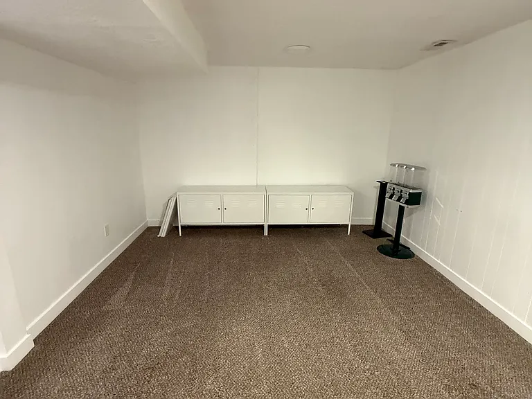 7487 S 2200 W — Photo 7