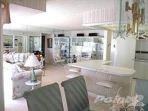 1407 CAPRI GREAT RM FROM DINING AREA