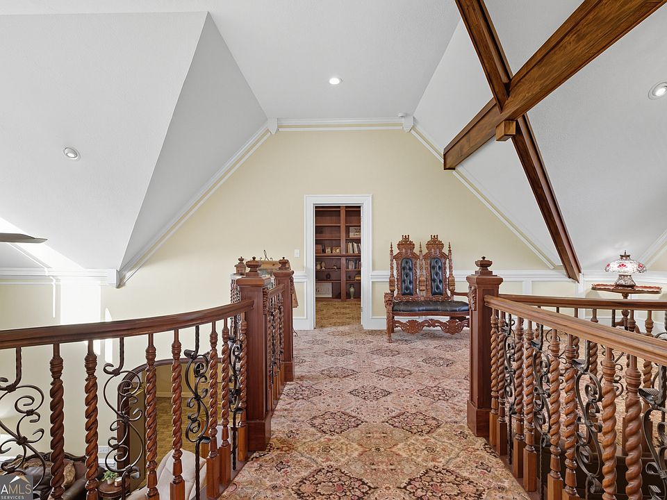 37th image of 1091 Echota Rd