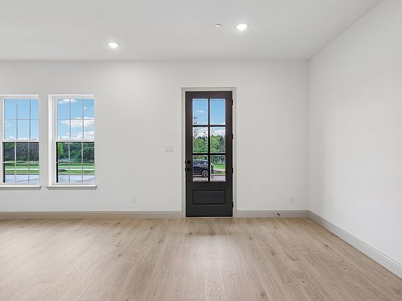 2nd image of 1388 Marsh Ln
