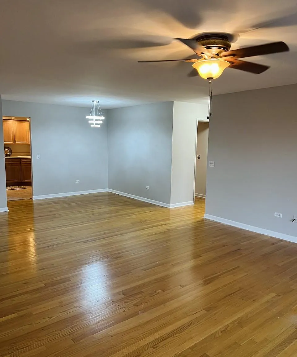 205 W Miner St — Photo 4