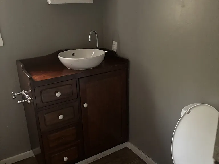 121 Gloria Ln — Photo 8