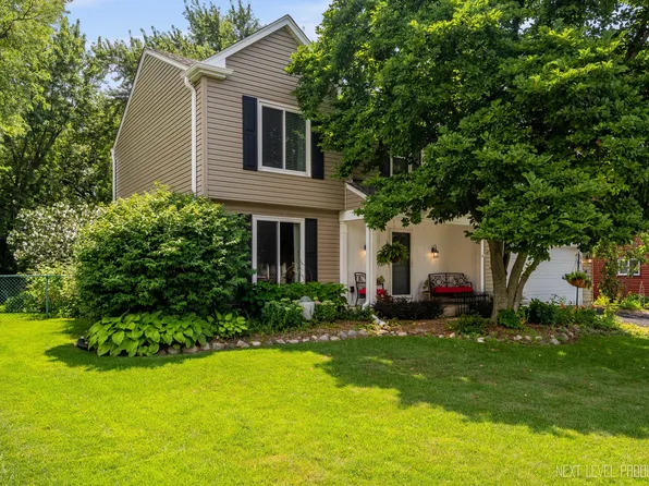 757 Hickory Ln, Carol Stream, IL 60188