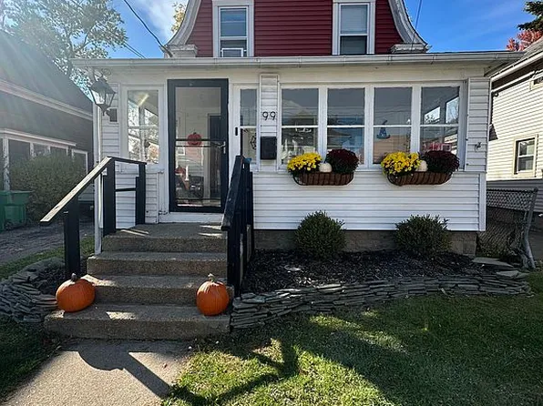 99 Center St, Hamburg, NY 14075