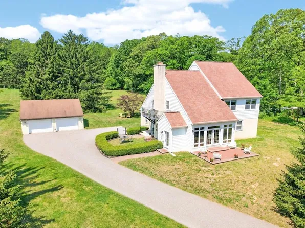 1 Spring Valley Rd, Malvern, PA 19355