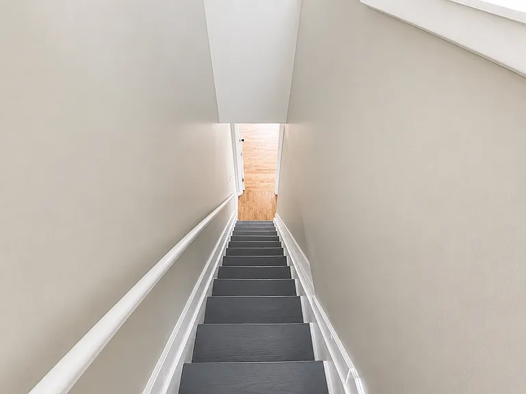 10-12 Nursery St #2L — Photo 9