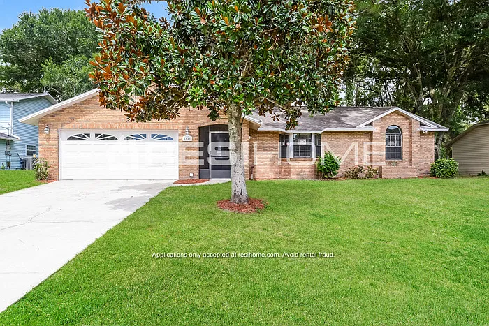 3 bed, 2.0 bath, 1729 sqft, $2,280 — Photo 1