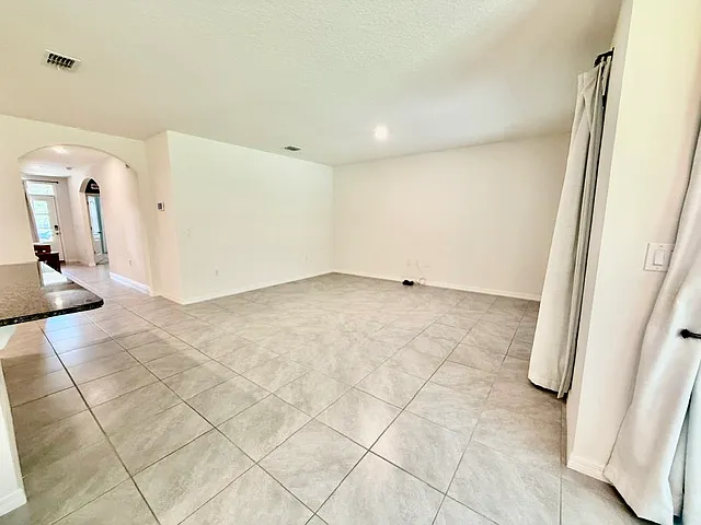 243 Meghan Cir — Photo 8