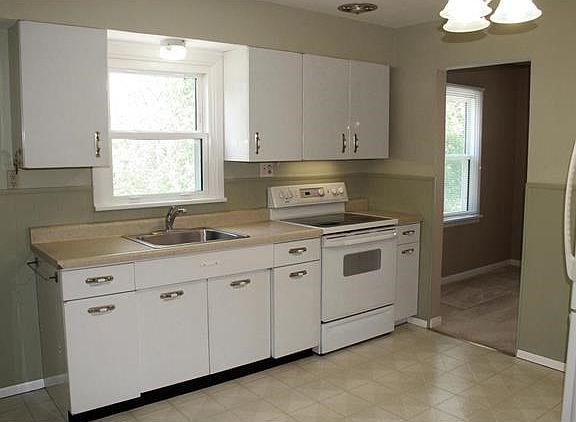 Plenty of space with huge potential in the kithcen
