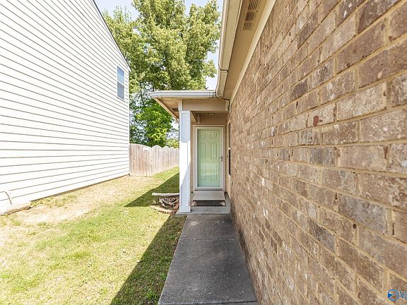 3rd image of 163 Sedgewick Dr