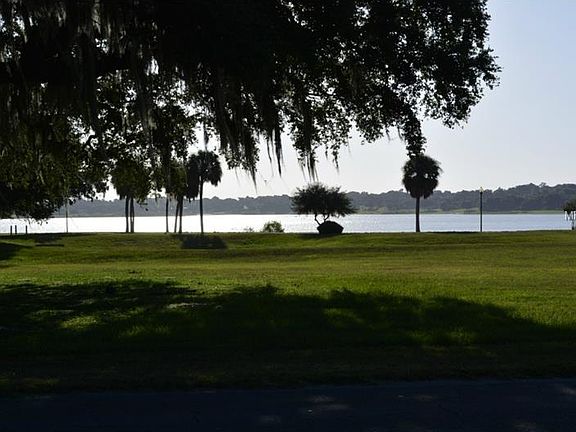 2nd image of 23 N Lakeshore Blvd