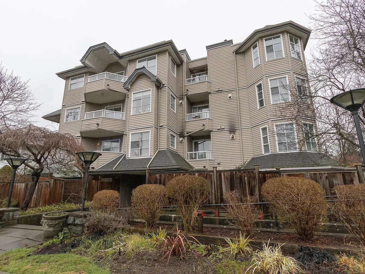 2 bed, 744 sqft, $2,885 — Photo 1