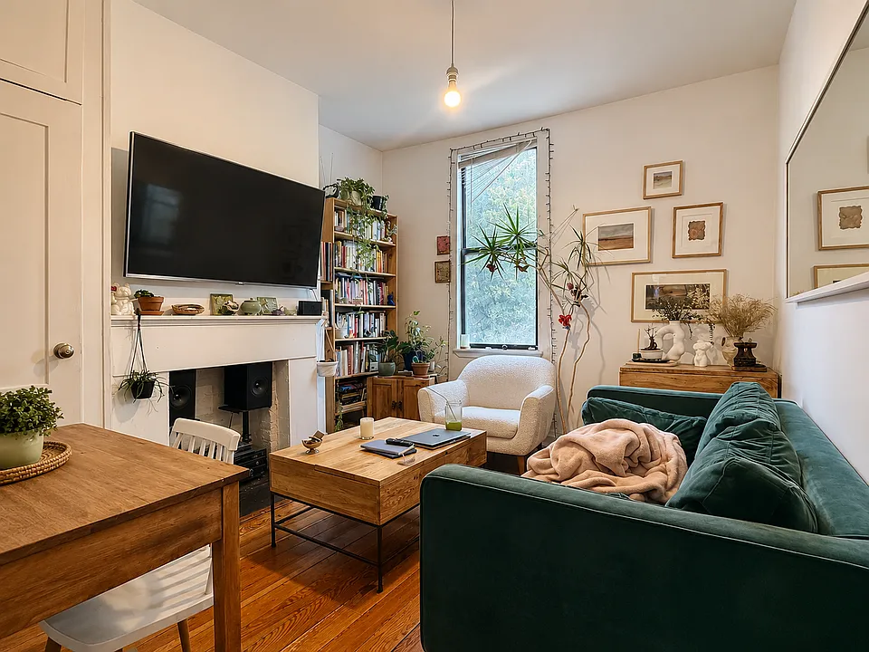 377 Metropolitan Ave #2