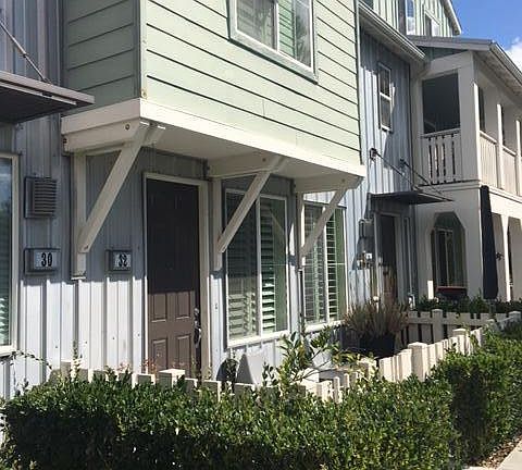 FRONT OF THE UNITS WITH PATIO