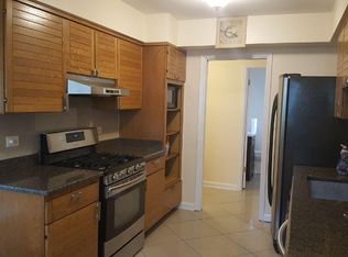 369 Geneva Rd, Glen Ellyn, IL 60137