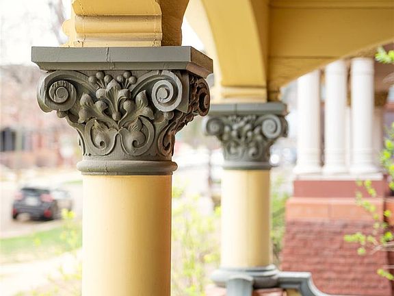 4th image of 1435 Vine Street #1
